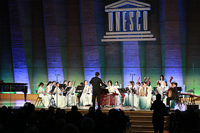 北京市十一中学参加在联合国教科文组织总部举行的“国际青少年和平艺术节”