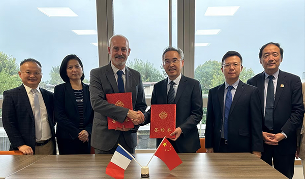 广州市执信中学与艾森豪威尔将军创建的...