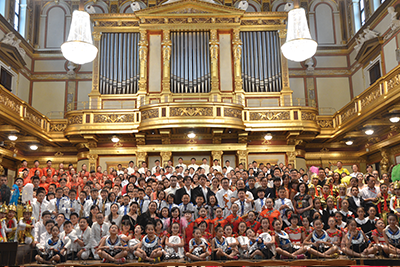 湖南师范大学附属中学、北京市中关村中学等校参加维也纳金色大厅青少年文艺晚会